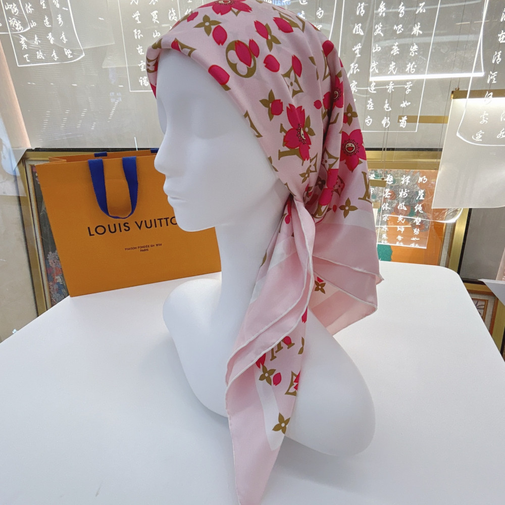 Louis Vuitton 100% Mulberry Silk 90cm Scarf!  