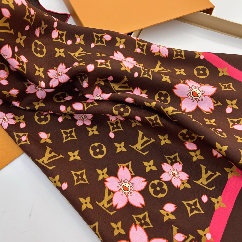 Louis Vuitton 100% Mulberry Silk 90cm Scarf!  