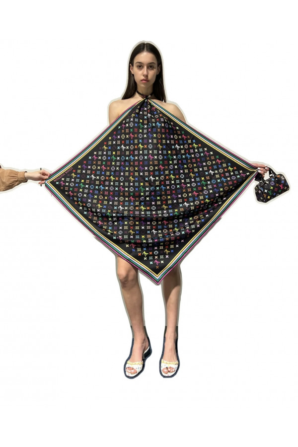 Louis Vuitton 100% Mulberry Silk 90cm Scarf!  