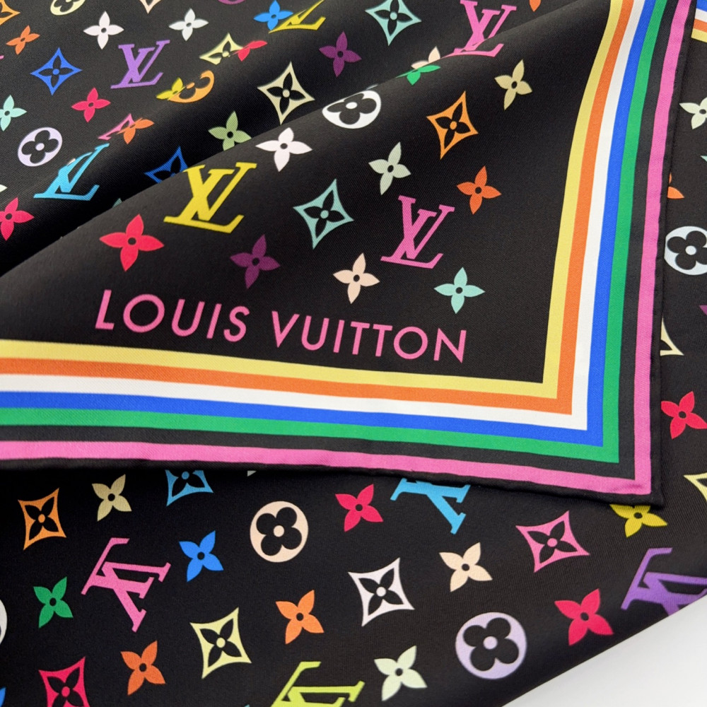 Louis Vuitton 100% Mulberry Silk 90cm Scarf!  
