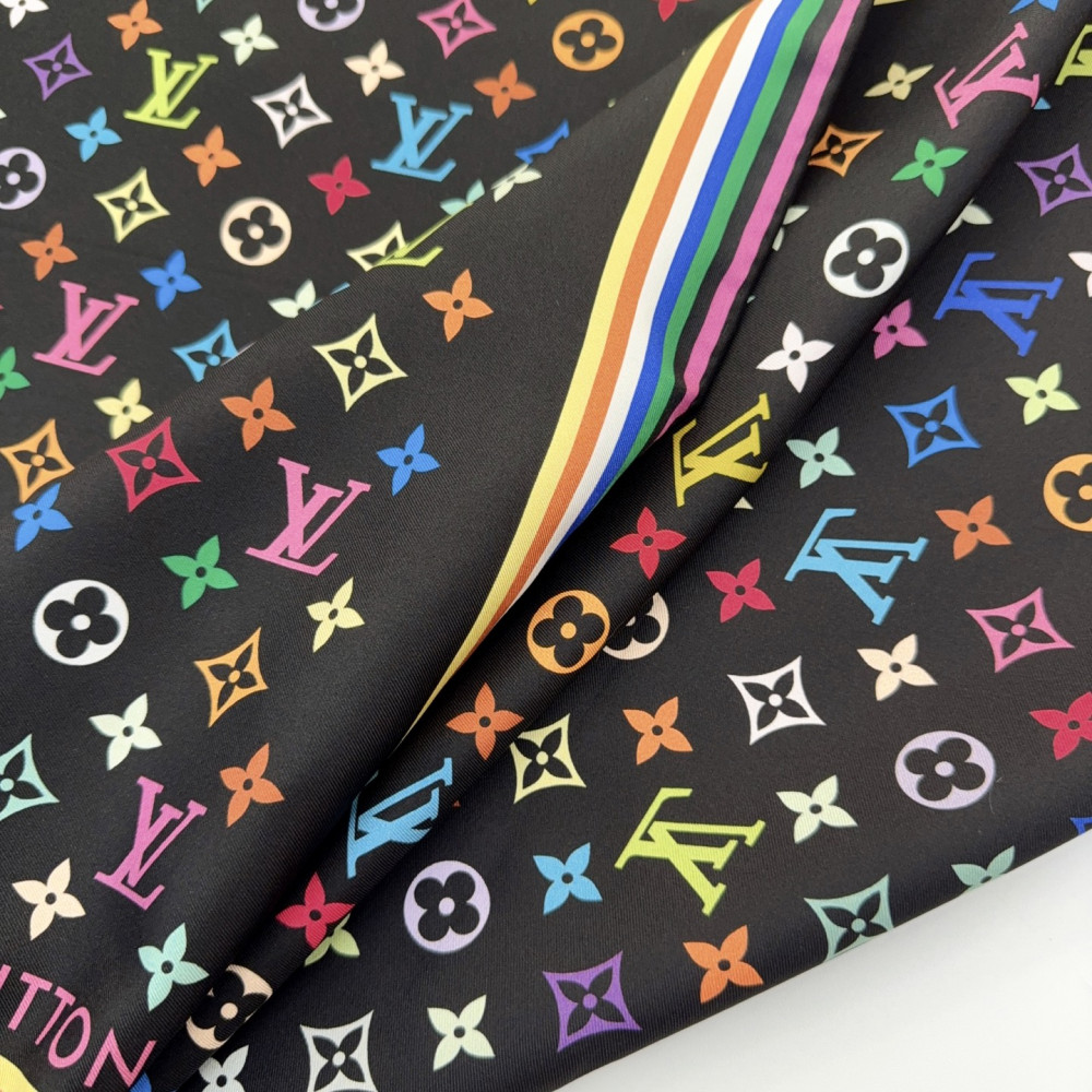 Louis Vuitton 100% Mulberry Silk 90cm Scarf!  