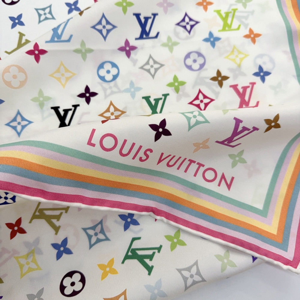 Louis Vuitton 100% Mulberry Silk 90cm Scarf!  