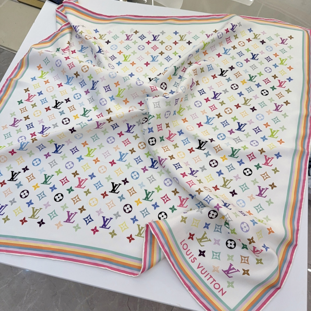 Louis Vuitton 100% Mulberry Silk 90cm Scarf!  