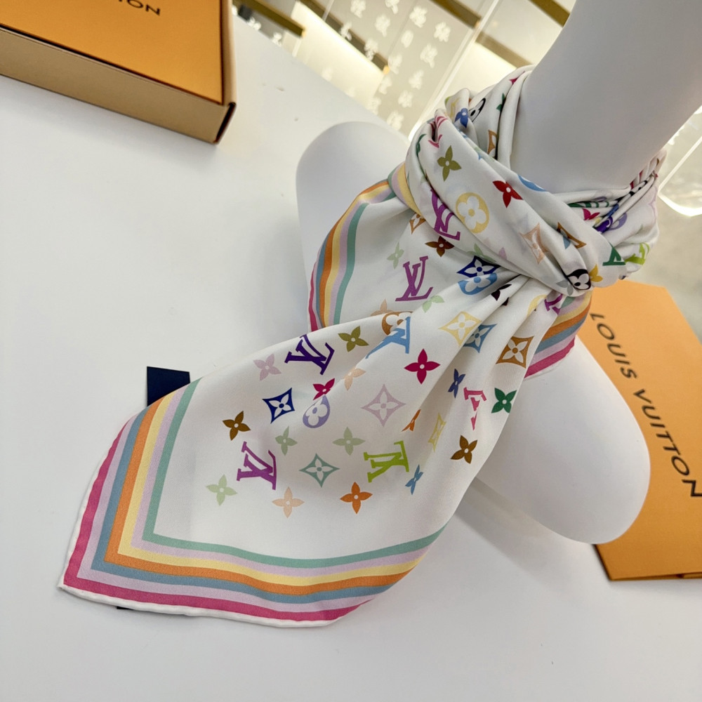 Louis Vuitton 100% Mulberry Silk 90cm Scarf!  