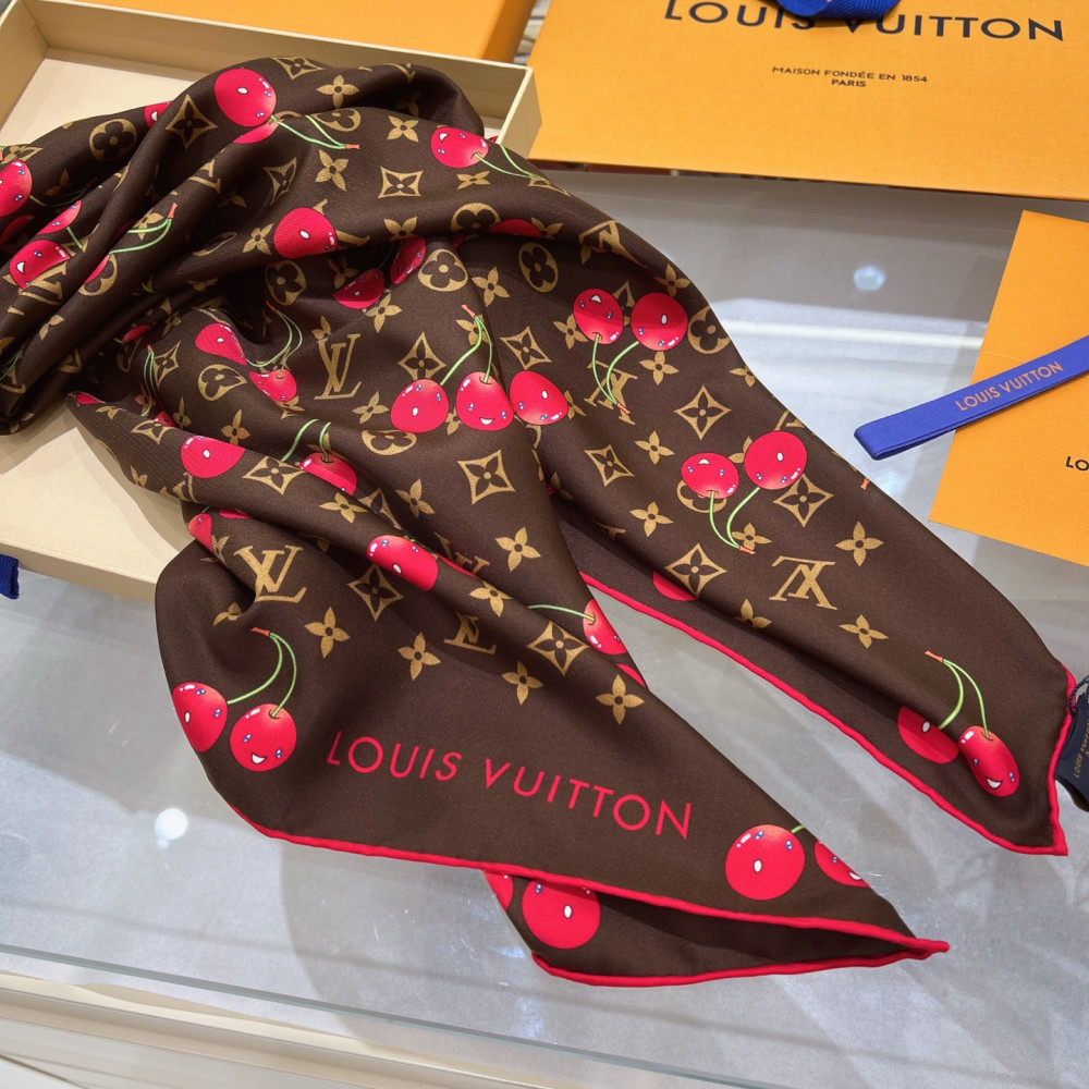 Louis Vuitton 100% Mulberry Silk 90cm Scarf!  