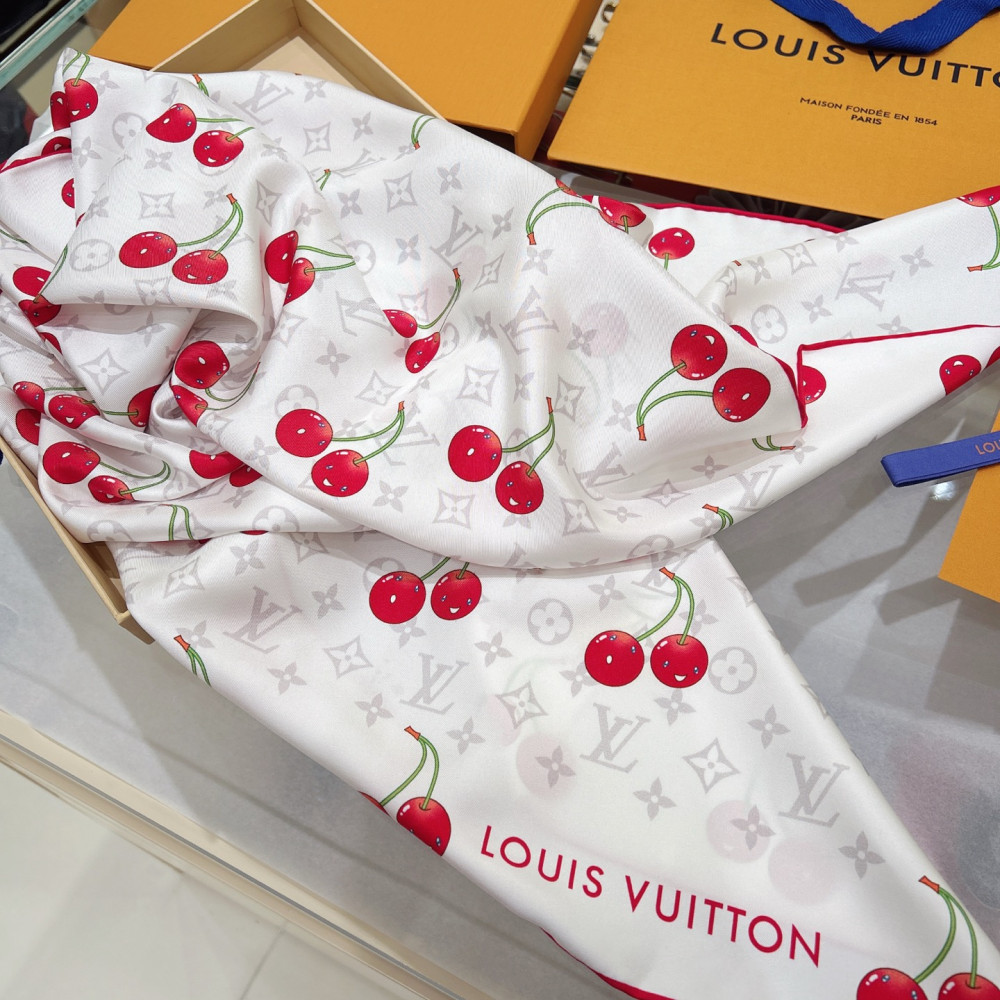 Louis Vuitton 100% Mulberry Silk 90cm Scarf!  