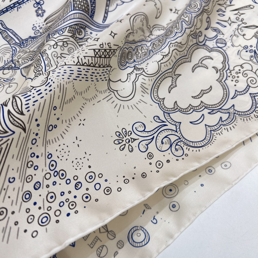 Hermès 90cm 100% Pure Silk Square Scarf!