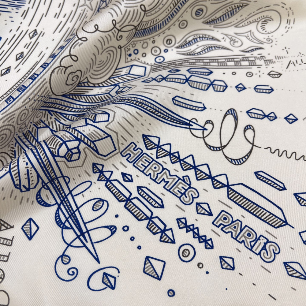 Hermès 90cm 100% Pure Silk Square Scarf!