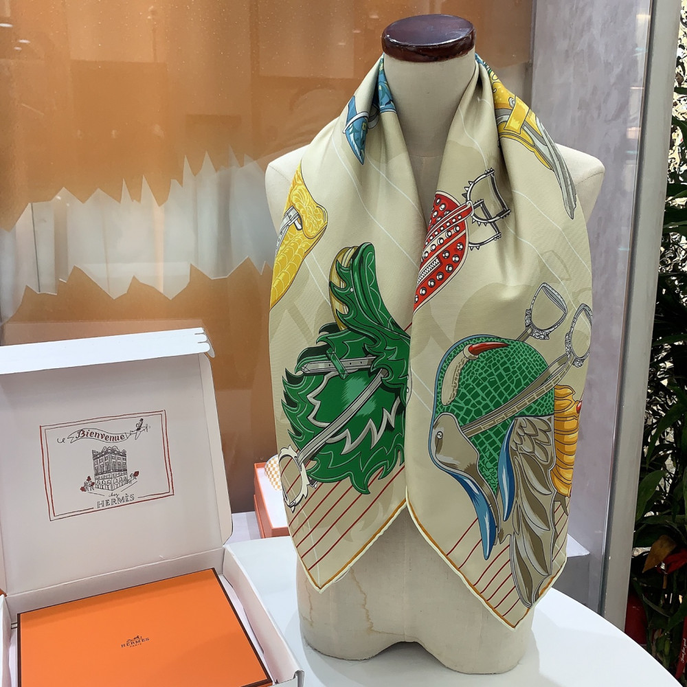 Hermès 90cm 100% Pure Silk Square Scarf!