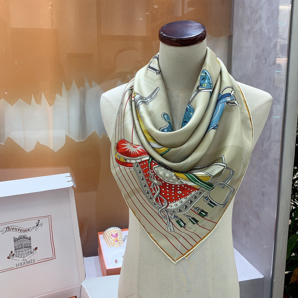 Hermès 90cm 100% Pure Silk Square Scarf!