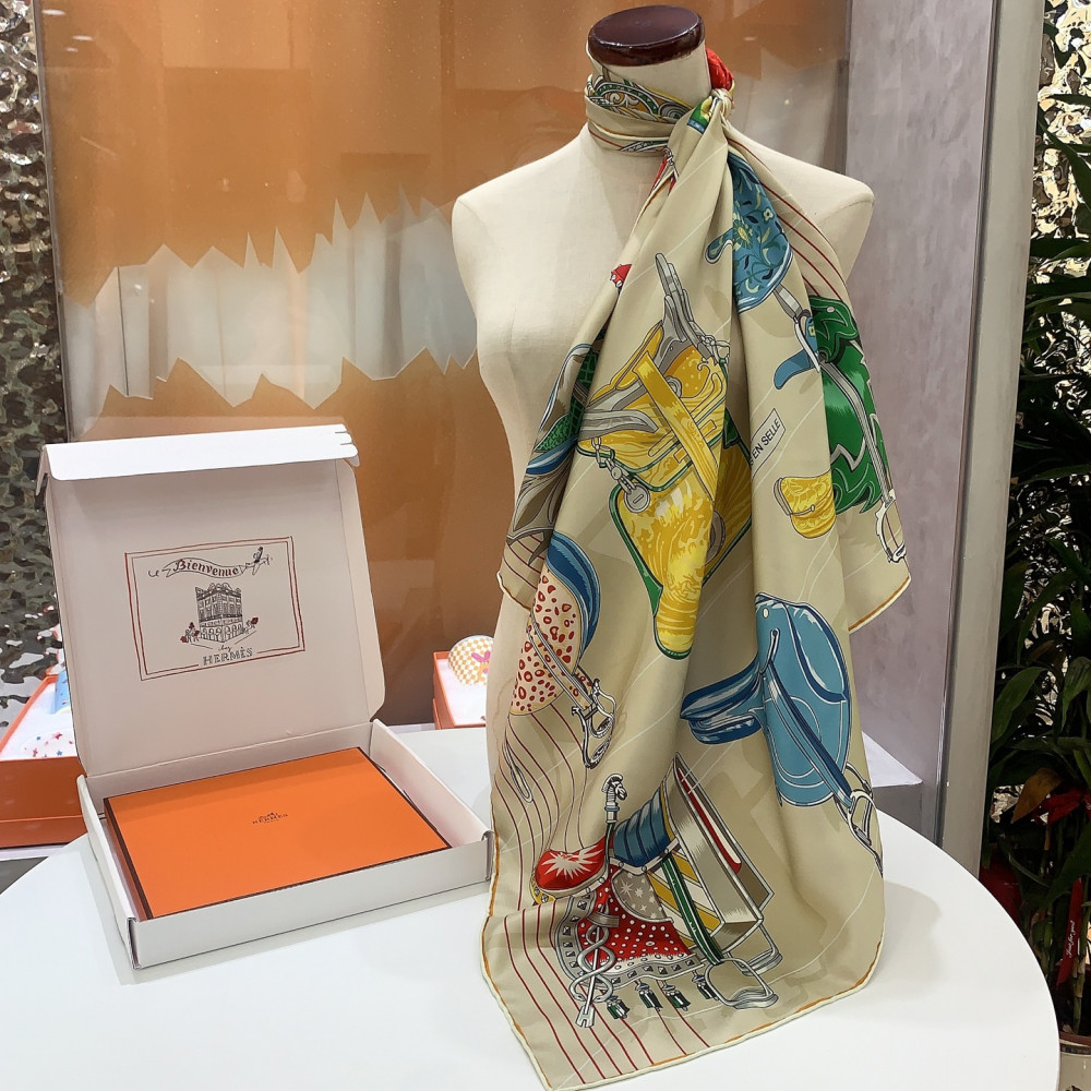 Hermès 90cm 100% Pure Silk Square Scarf!