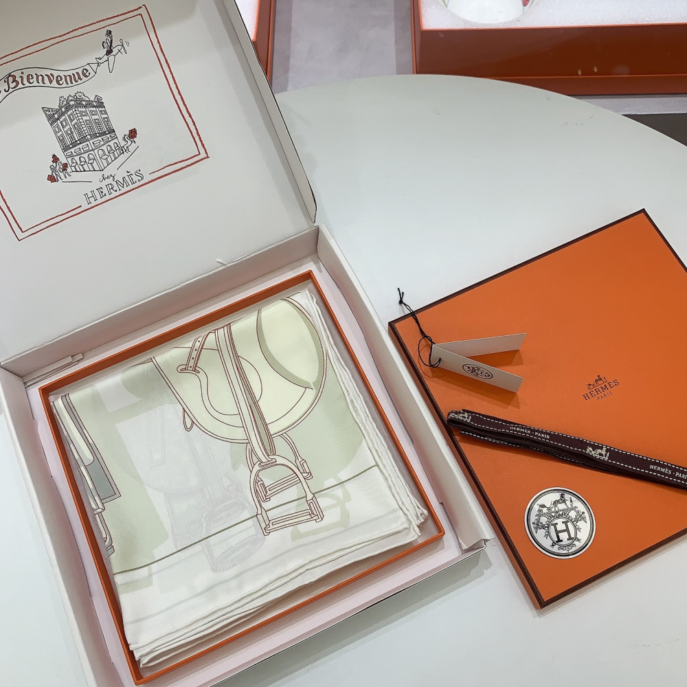 Hermès 90cm 100% Pure Silk Square Scarf!