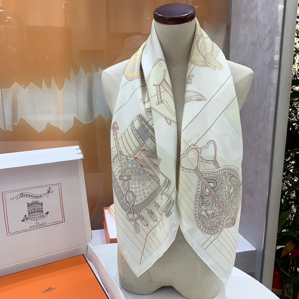 Hermès 90cm 100% Pure Silk Square Scarf!