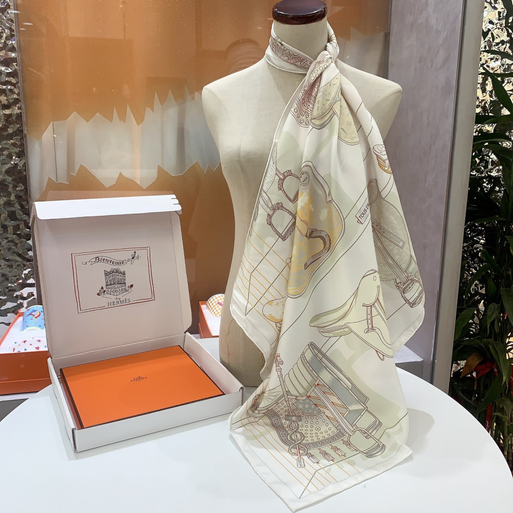 Hermès 90cm 100% Pure Silk Square Scarf!