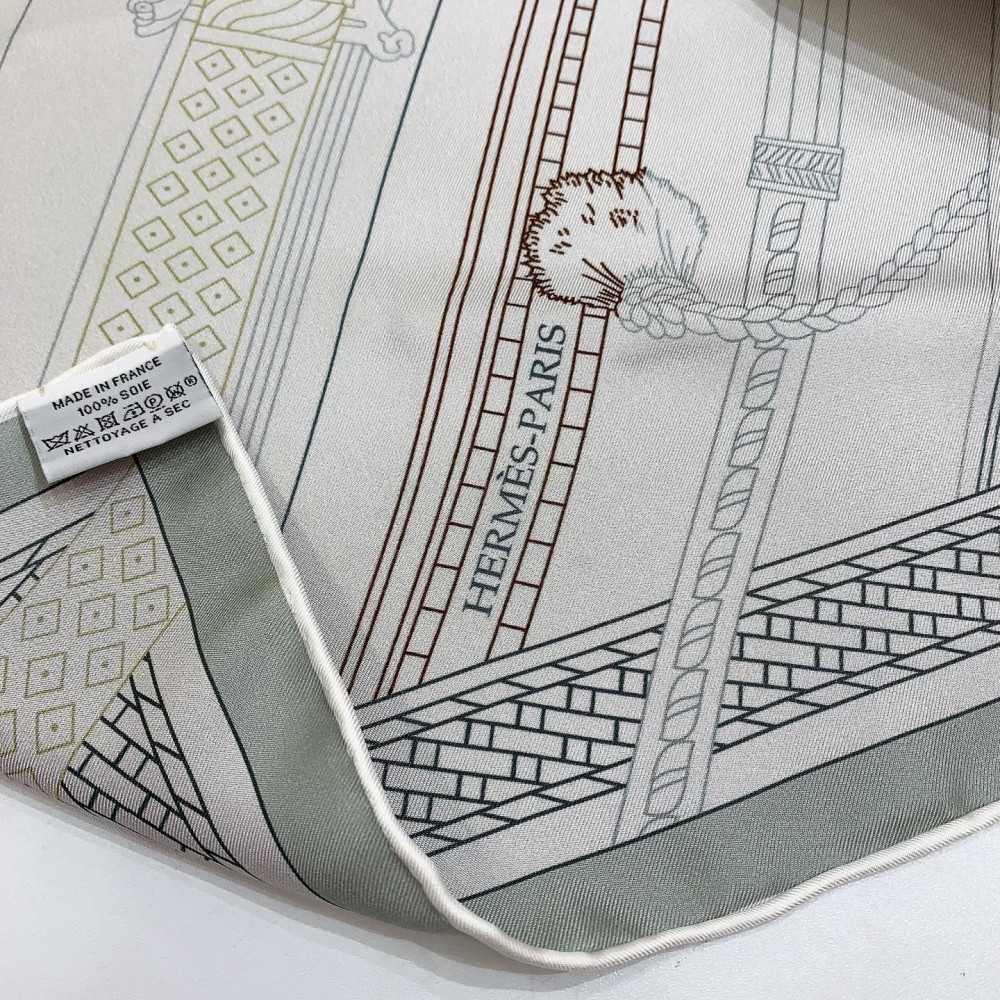 Hermès 90cm 100% Pure Silk Square Scarf!