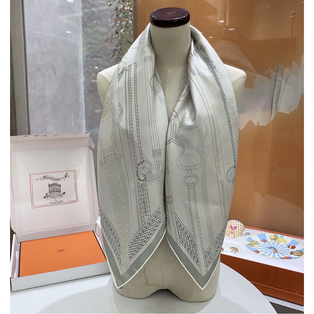 Hermès 90cm 100% Pure Silk Square Scarf!