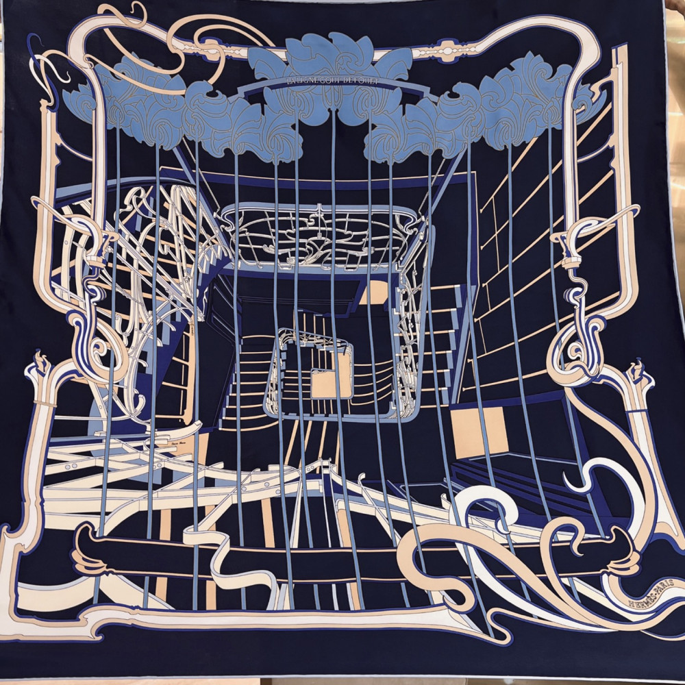 Hermès 90cm 100% Pure Silk Square Scarf!