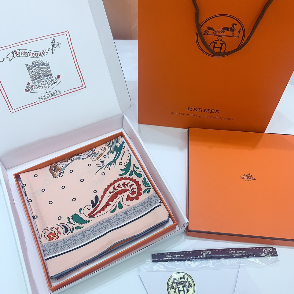 Hermès 90cm 100% Pure Silk Square Scarf!