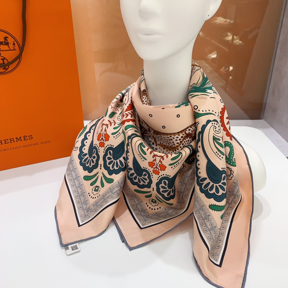 Hermès 90cm 100% Pure Silk Square Scarf!