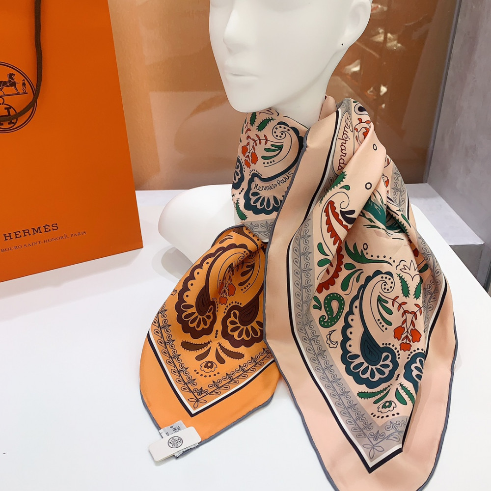 Hermès 90cm 100% Pure Silk Square Scarf!