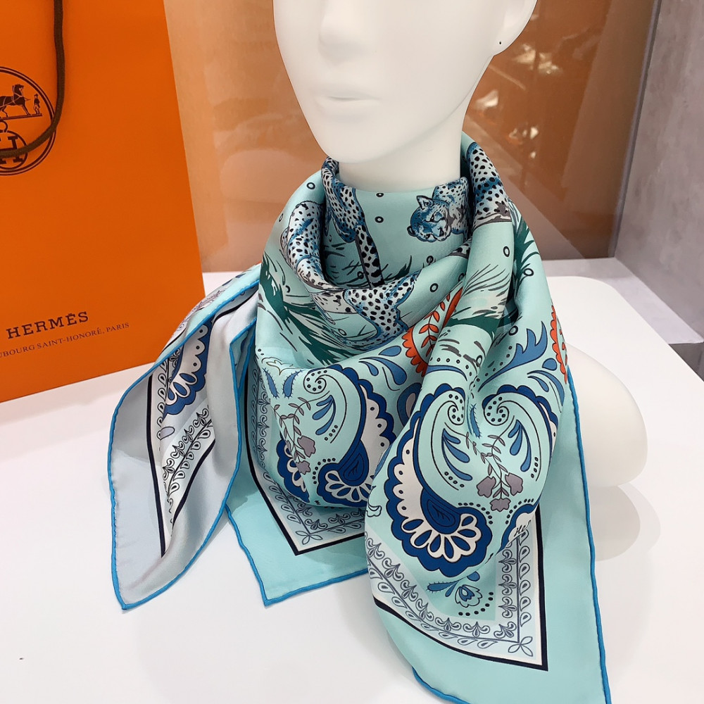 Hermès 90cm 100% Pure Silk Square Scarf!