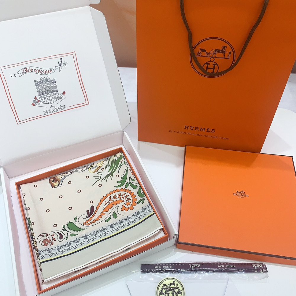 Hermès 90cm 100% Pure Silk Square Scarf!