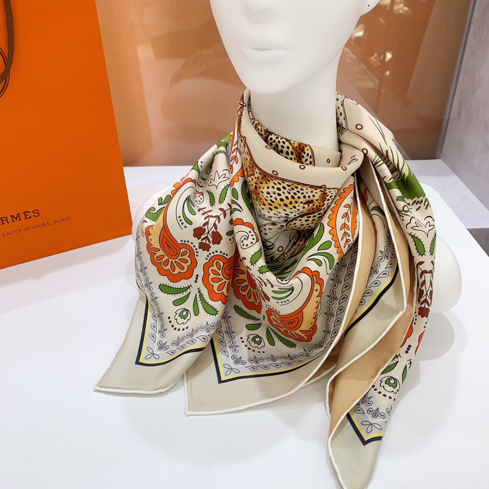 Hermès 90cm 100% Pure Silk Square Scarf!