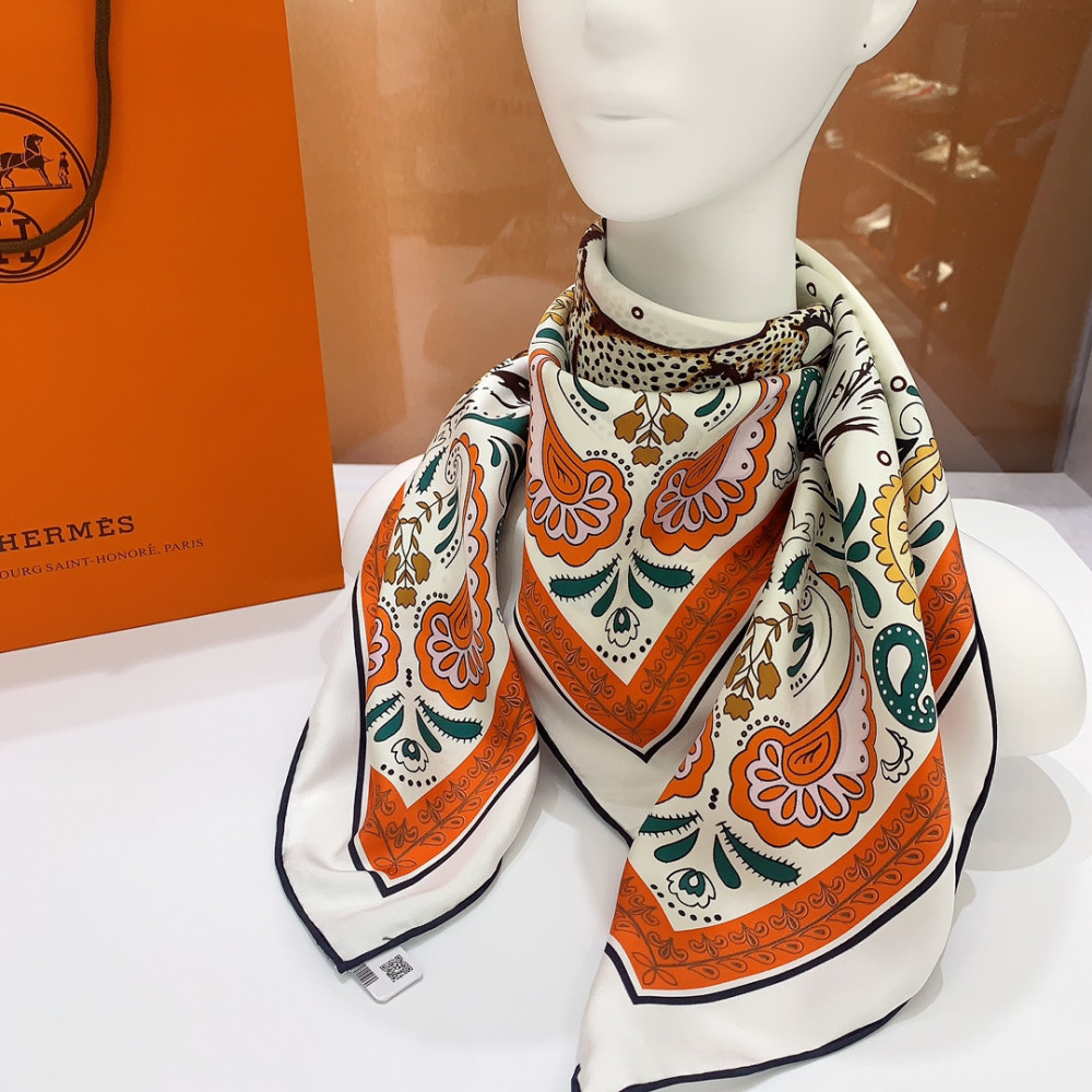 Hermès 90cm 100% Pure Silk Square Scarf!