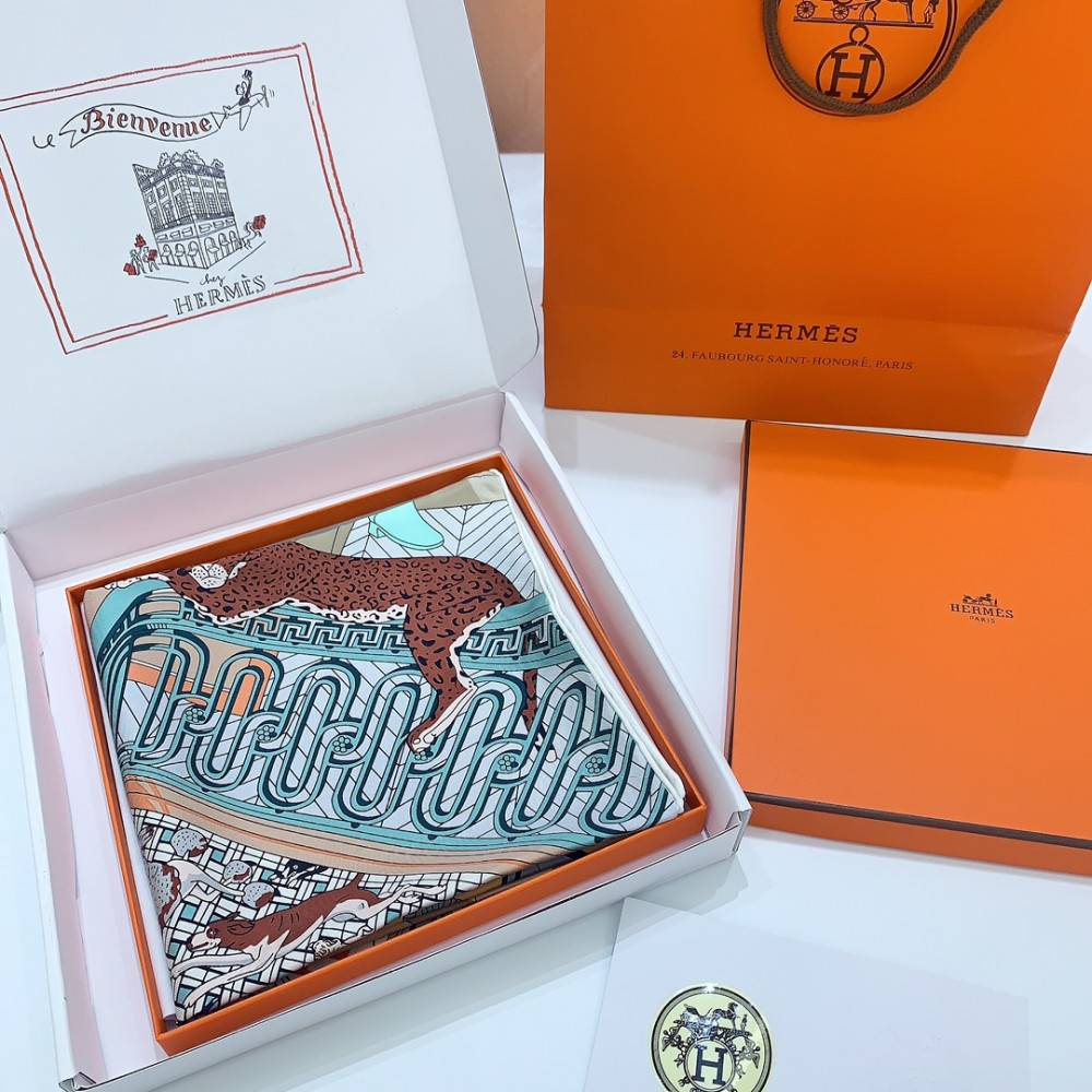 Hermès 90cm 100% Pure Silk Square Scarf!