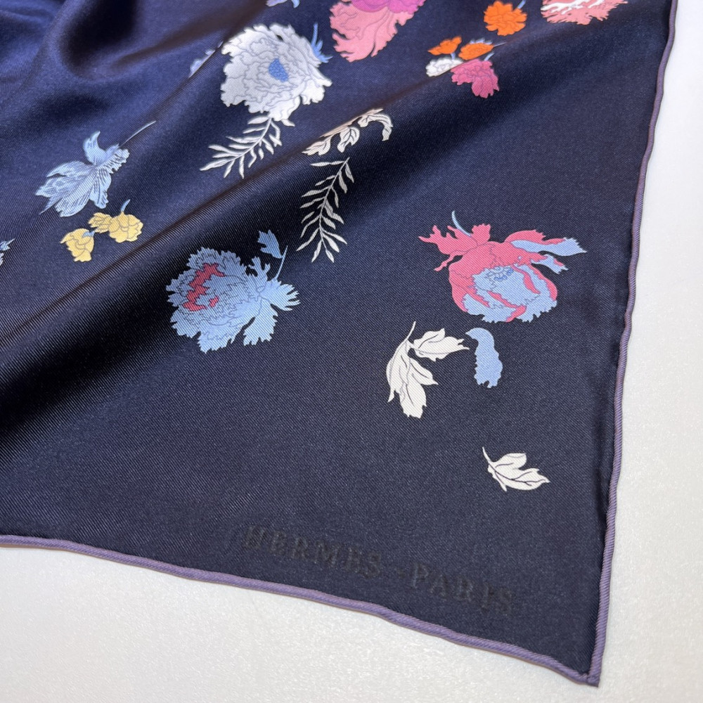 Hermès 90cm 100% Pure Silk Square Scarf!