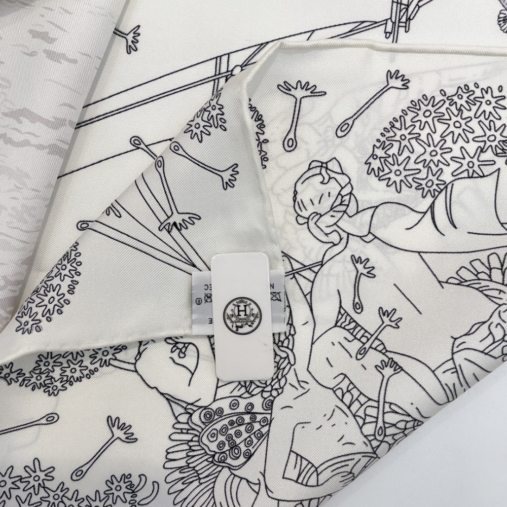 Hermès 90cm 100% Pure Silk Square Scarf!