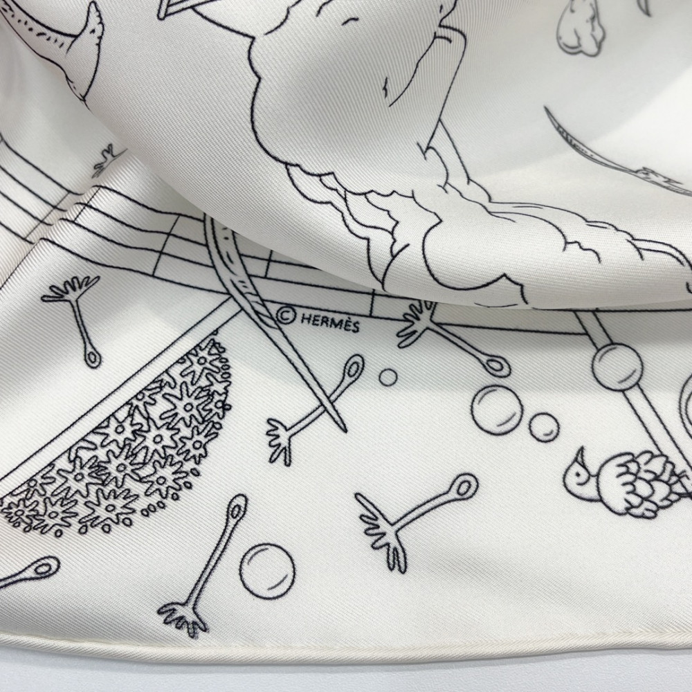 Hermès 90cm 100% Pure Silk Square Scarf!