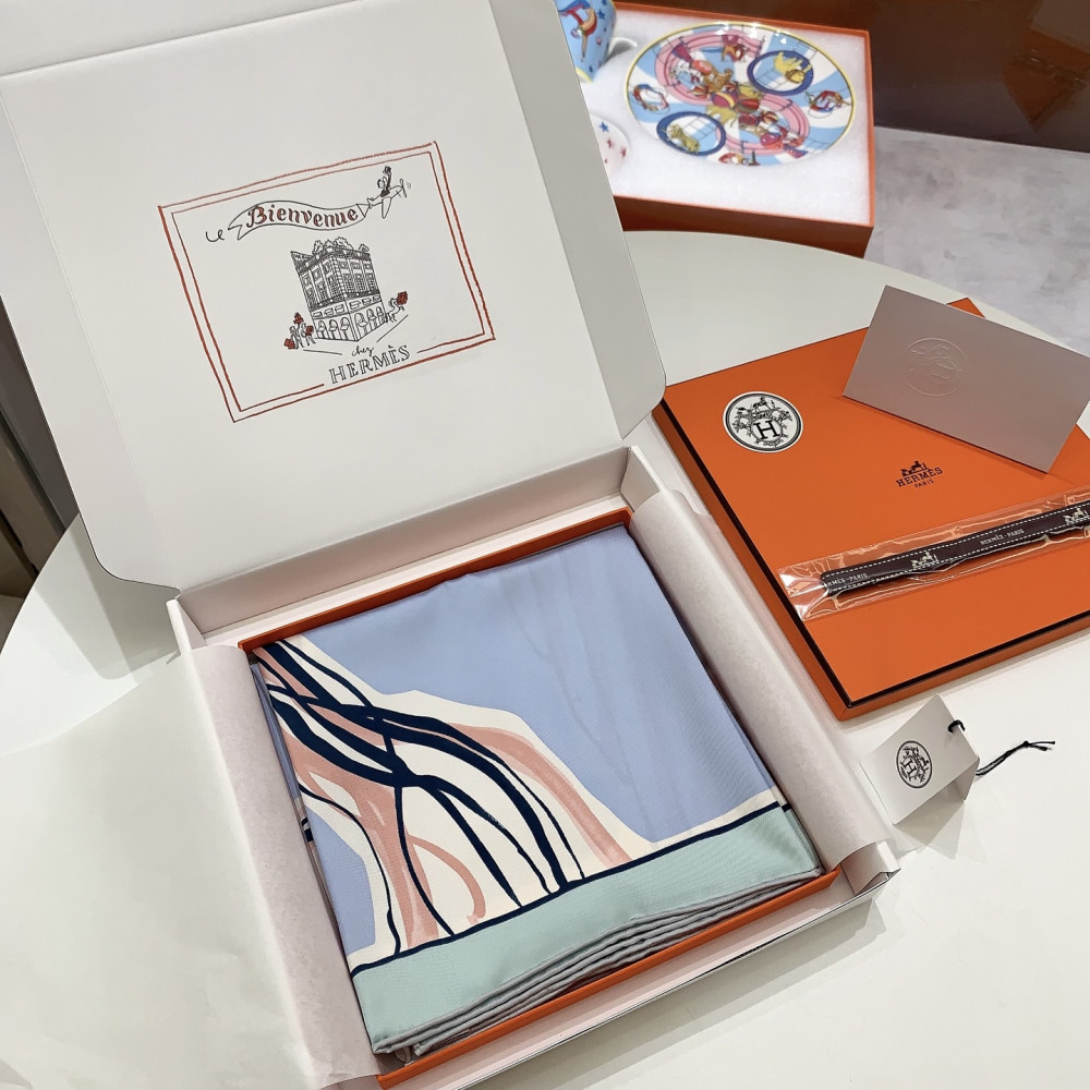 Hermès 90cm 100% Pure Silk Square Scarf!