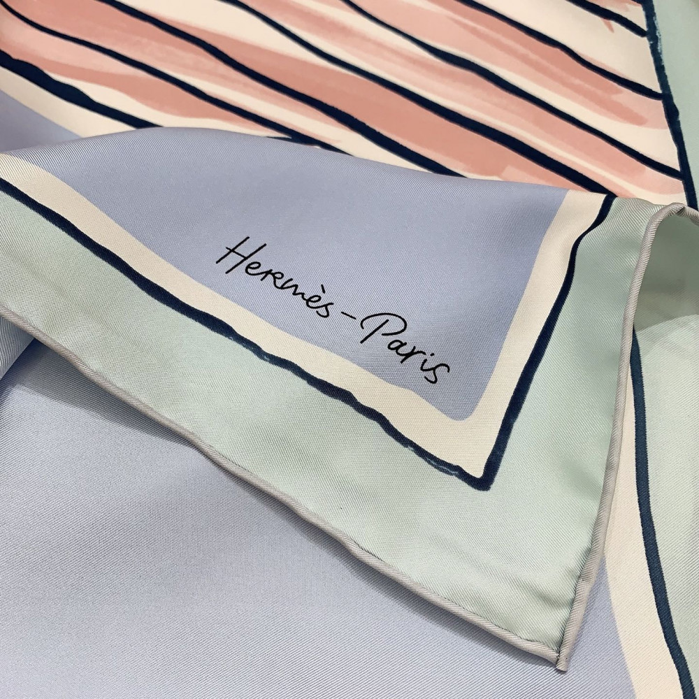 Hermès 90cm 100% Pure Silk Square Scarf!