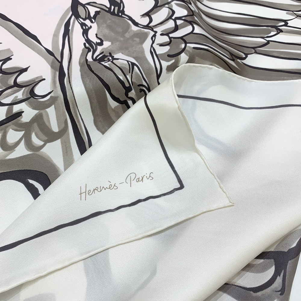 Hermès 90cm 100% Pure Silk Square Scarf!