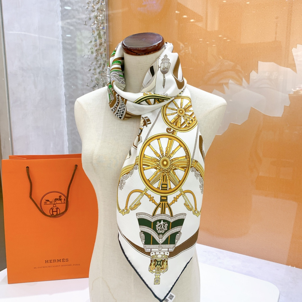 Hermès 90cm 100% Pure Silk Square Scarf!