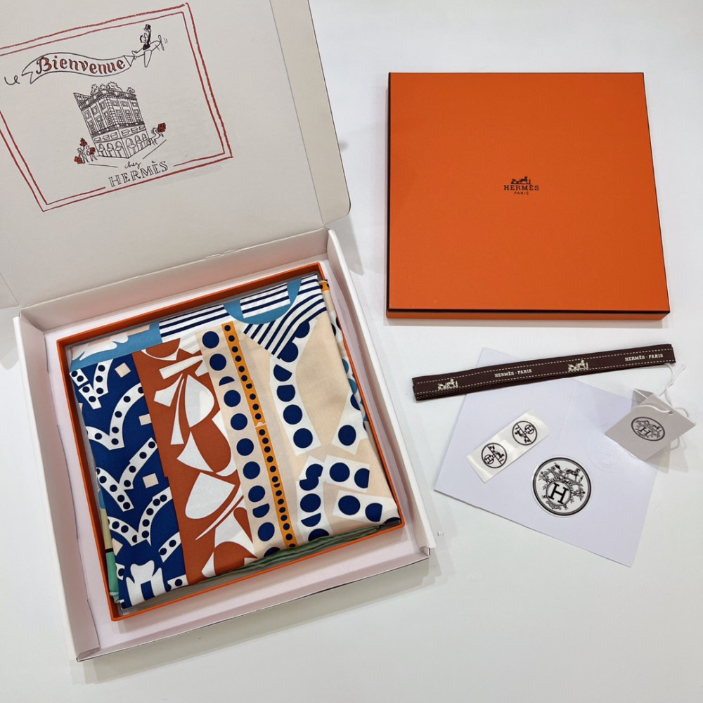 Hermès 90cm 100% Pure Silk Square Scarf!