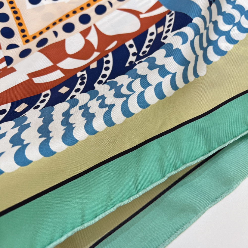 Hermès 90cm 100% Pure Silk Square Scarf!