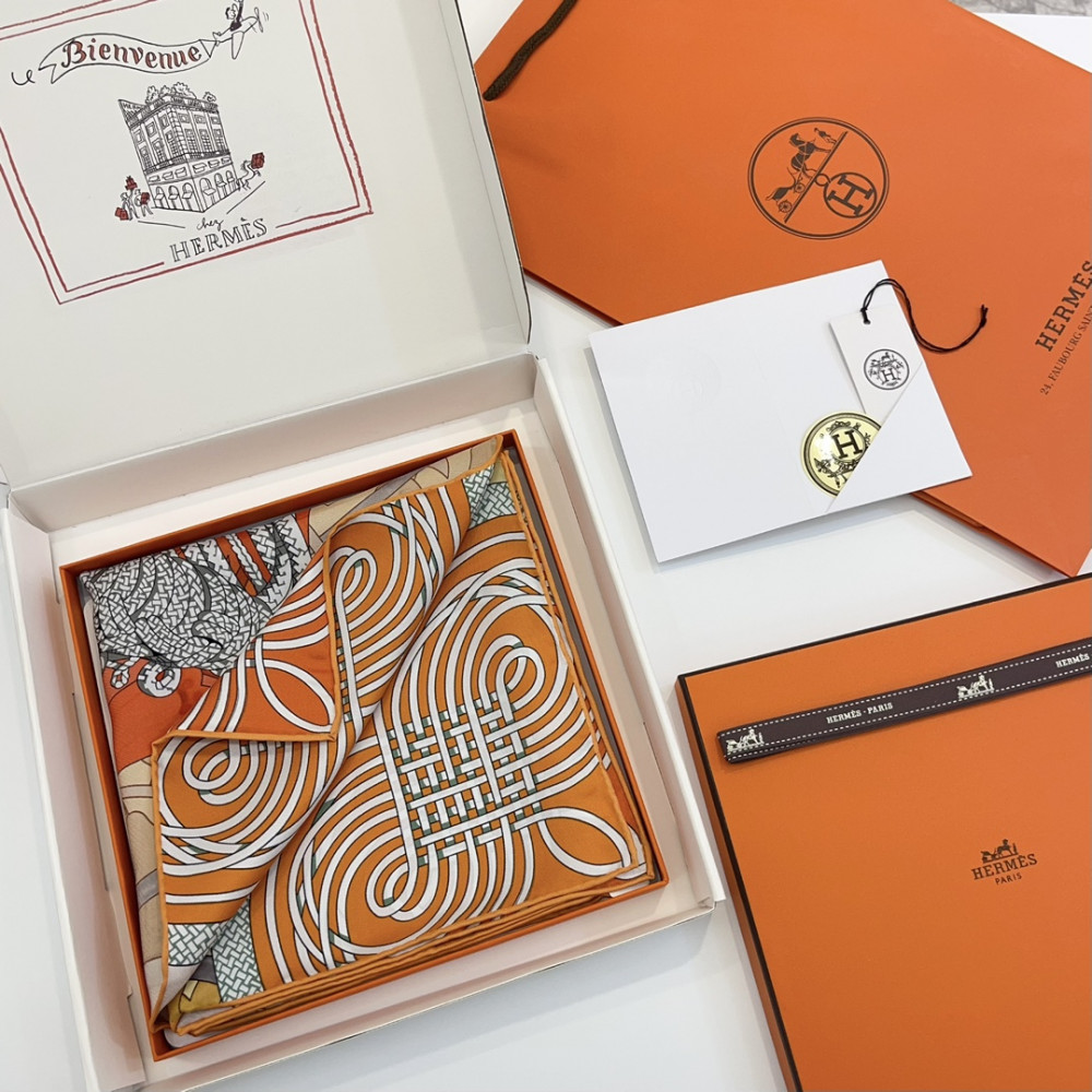 Hermès Fall/Winter 2025 90cm 100% Pure Silk Square Scarf!