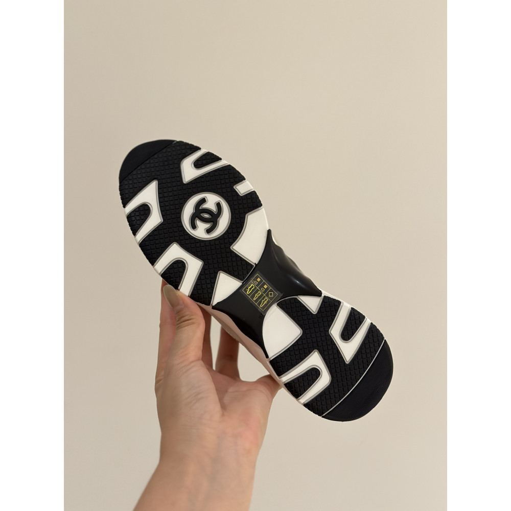 Chanel 25A Sneakers!