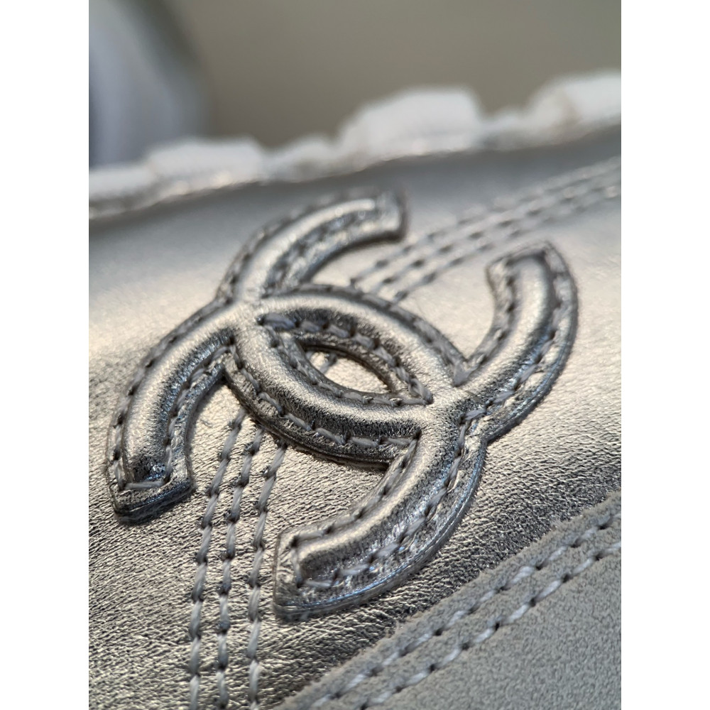 Chanel 25A Sneakers!