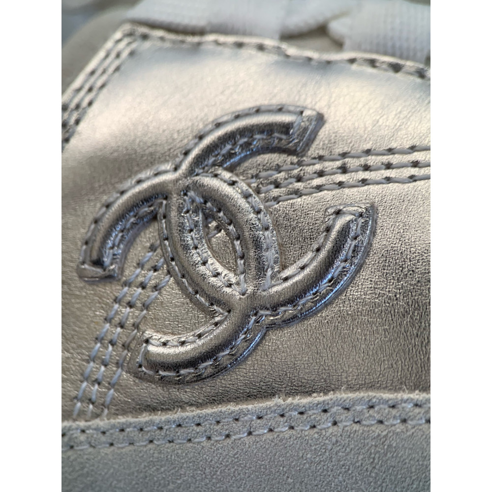 Chanel 25A Sneakers!