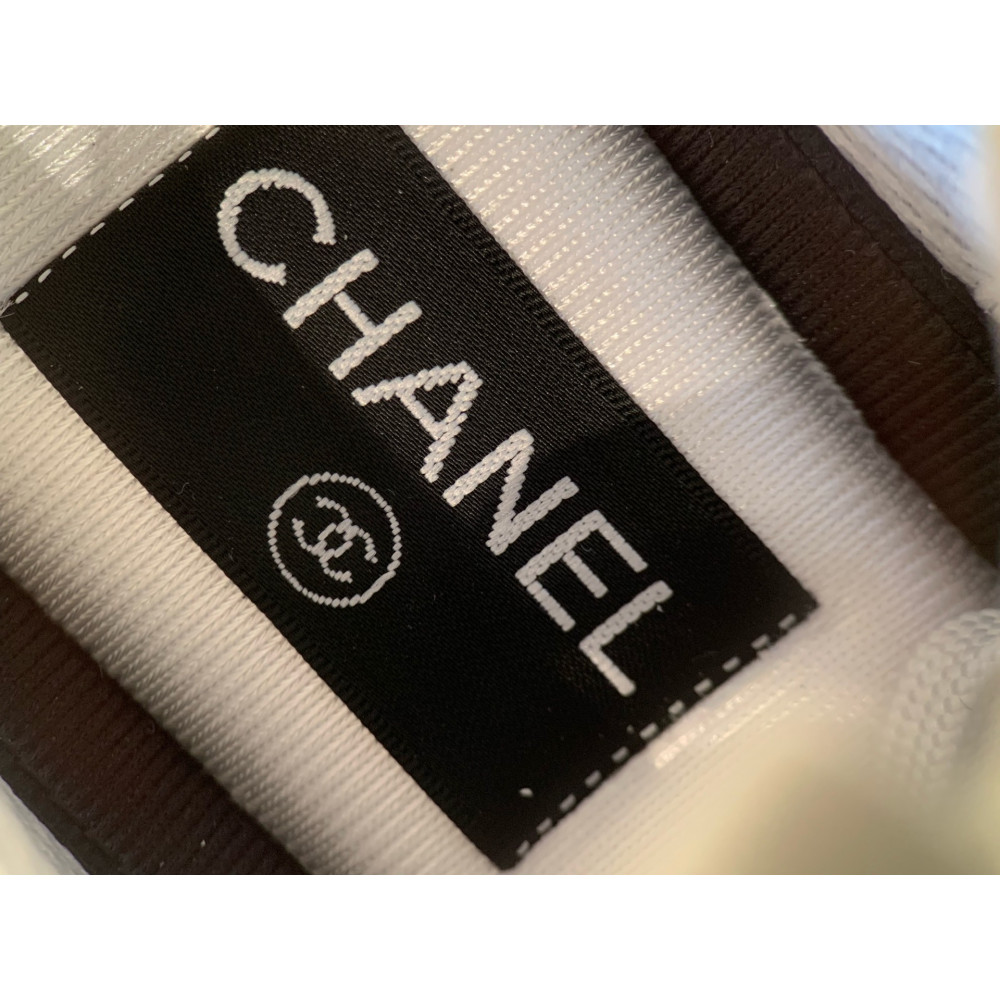 Chanel 25A Sneakers!