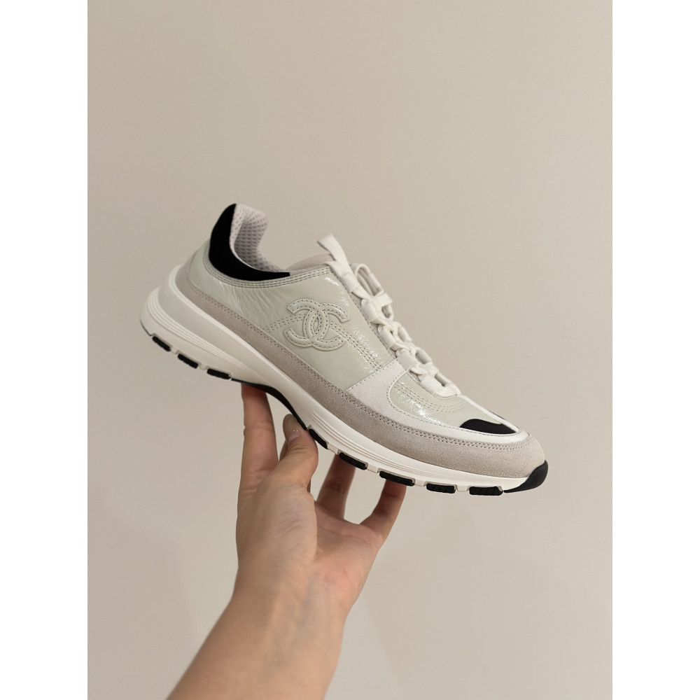 Chanel 25A Sneakers!