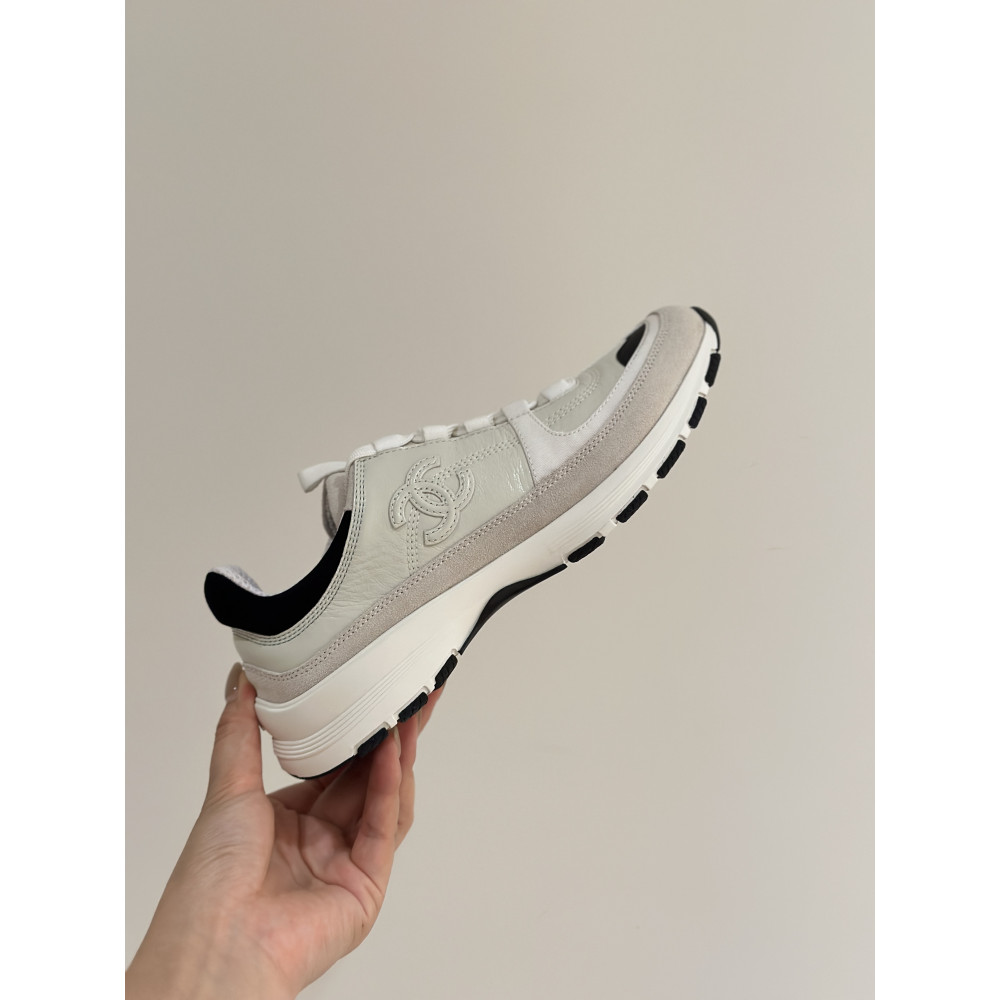 Chanel 25A Sneakers!