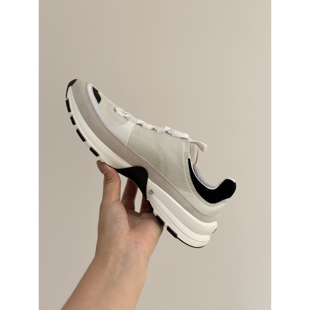 Chanel 25A Sneakers!