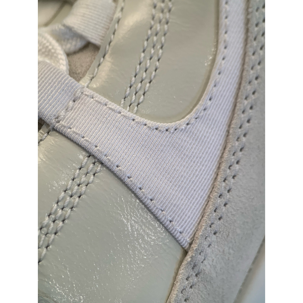 Chanel 25A Sneakers!