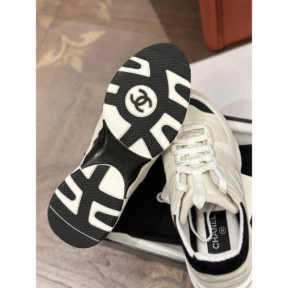 Chanel 25A Sneakers!