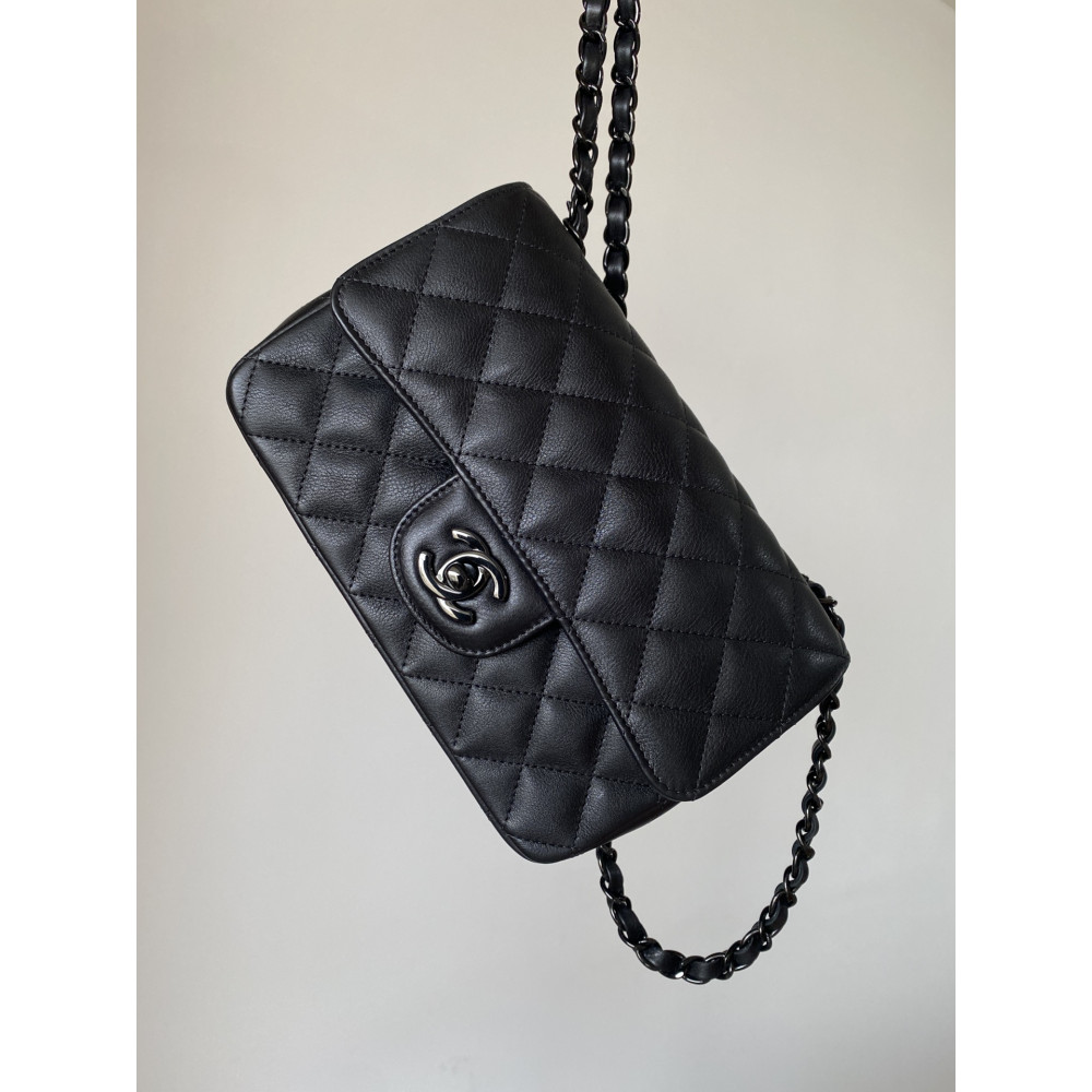 Chanel Classic Flap 20cm mini handbag! 