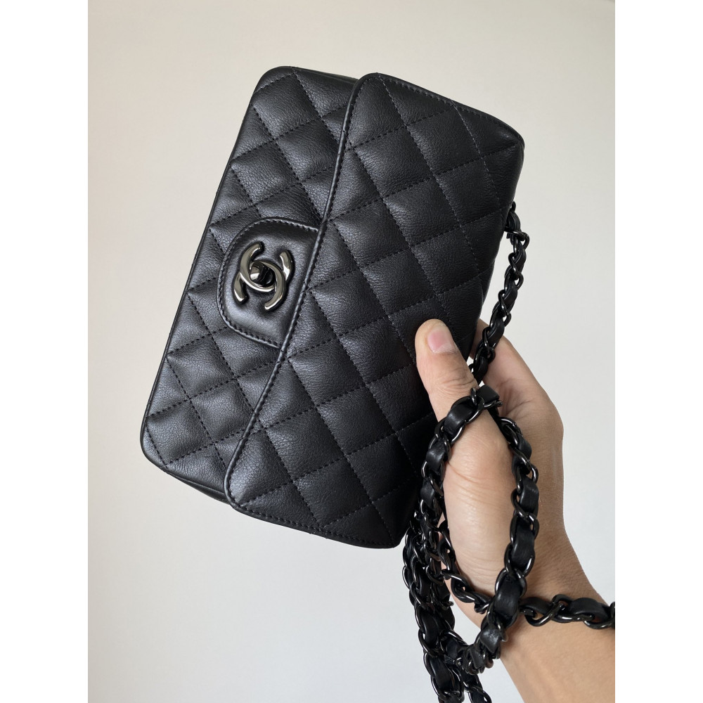 Chanel Classic Flap 20cm mini handbag! 